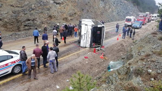 Cenaze yolunda can pazarı: 35 yaralı