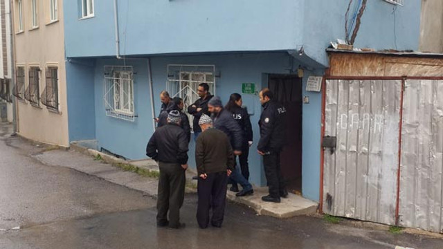 İşe gitmeyen kadın evde ölü bulundu