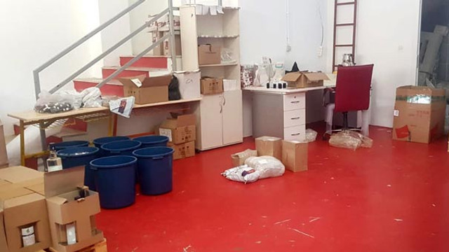 Buz fabrikası görüntüsünün altından alkol çıktı