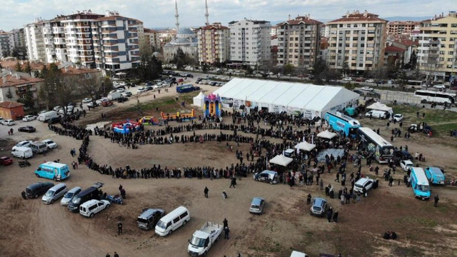 AK Parti'nin kaçak seçim çadırı kaldırılacak
