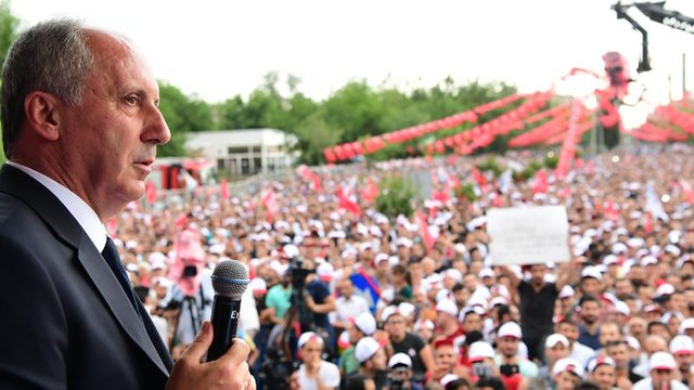 Muharrem İnce'nin mitinginde ilginç anlar