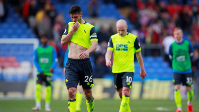 Huddersfield Town, Premier Lig'den düşen ilk takım oldu