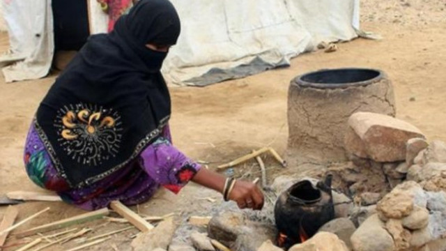 Yemek alabilmek için çocuklarını satıyorlar