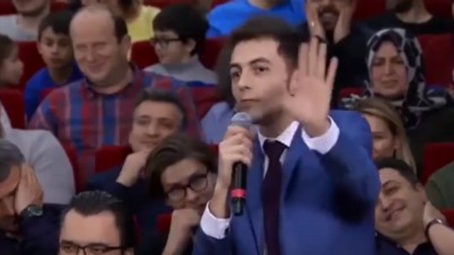 Ali Sunal'dan Yılmaz Erdoğan'a gönderme
