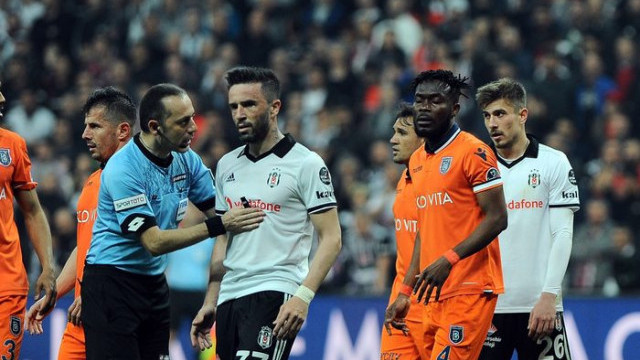 Cüneyt Çakır Şampiyonlar Ligi'nde Manchester City - Tottenham maçını yönetecek