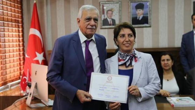 Ahmet Türk, mazbatasını aldı