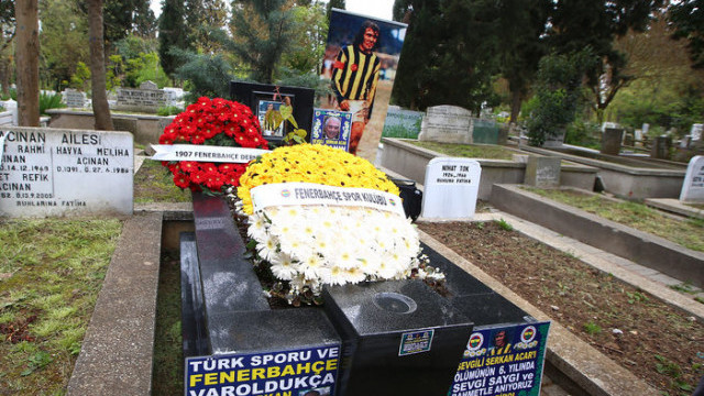 Fenerbahçe'de Serkan Acar mezarı başında anıldı
