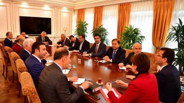 İmamoğlu'ndan CHP'li Belediye Başkanları'yla ilk toplantı