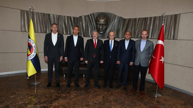 İstanbul Emniyet Müdürü Mustafa Çalışkan Fenerbahçe'yi ziyaret etti
