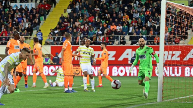Alanyaspor'dan Fenerbahçe'ye olay gönderme