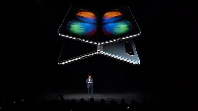 Galaxy Fold’un çıkış tarihi ertelendi