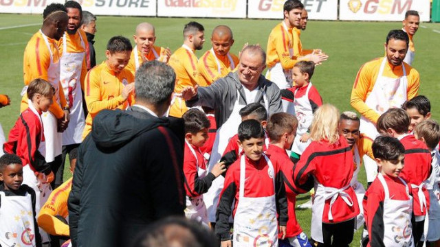 Florya'da 23 Nisan coşkusu! Galatasaray'dan anlamlı hareket