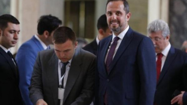 AK Partili milletvekili FETÖ şüphelisi çıktı