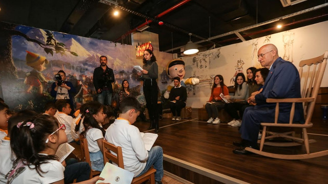 Yenimahalle'de çiçeği burnunda yazarlar hikayelerini okudu