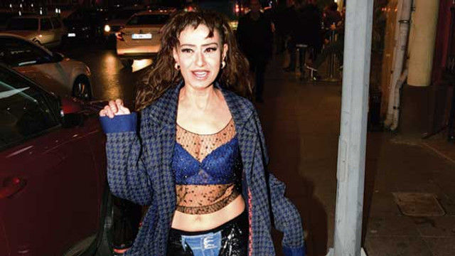 Yıldız Tilbe'nin gece kıyafeti olay oldu