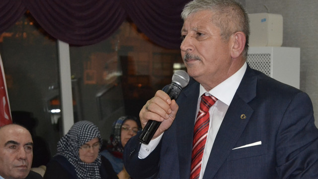 ''Kafa karıştırmaya gerek yok'' dedi, Nazım Hikmet'i yasakladı