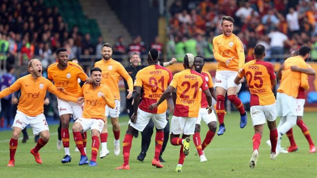 Galatasaray'da çifte kupa hesapları