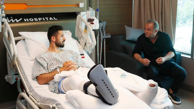 Fatih Terim Emre Akbaba'yı ziyaret etti