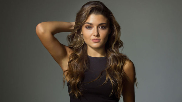 Hande Erçel son fotoğrafıyla olay yarattı
