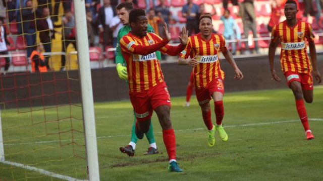 Asamoah, gollerine antrenmanda da devam etti