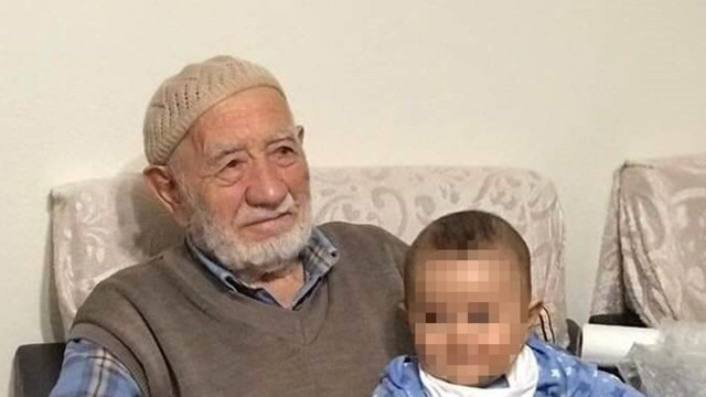 Camide namaz kılarken hayatını kaybetti