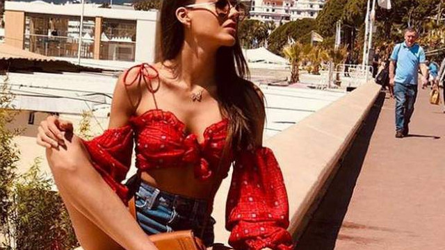 Dilan Çiçek Deniz'in Cannes pozu