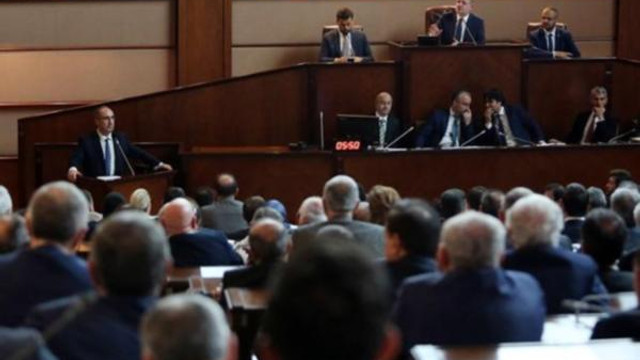 İBB Meclisi'nde FETÖ gerginliği: ''Allah belasını versin''