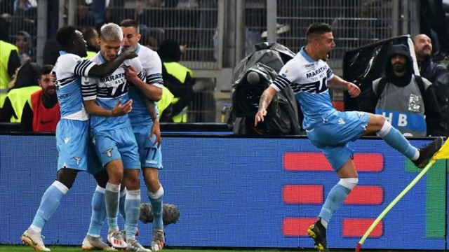 Atalanta'yı geçen Lazio kupayı müzesine götürdü