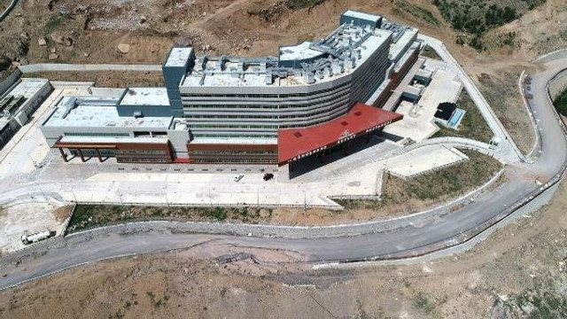 Tam teşekküllü devlet hastanesi 4 yıldır açılamıyor ! İşte nedeni