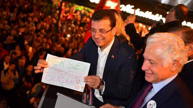 İmamoğlu gençlere seslendi: Sakın başkaları gibi kopya çekmeyin