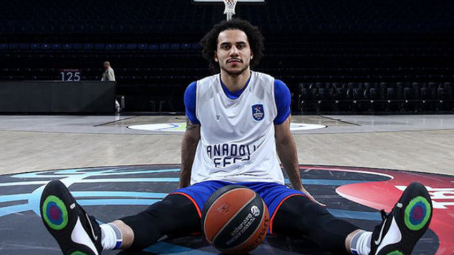 Shane Larkin: O kupayı ellerimizde görmek istiyoruz