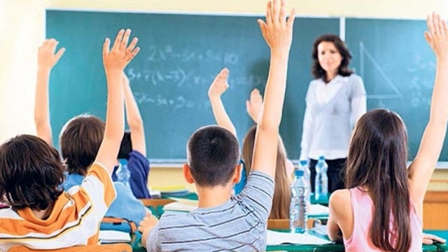 Öğretmenlerin ek ders ücreti kalkıyor mu ?