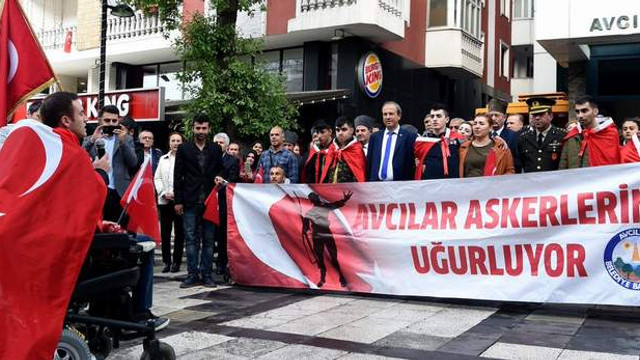 Avcılarlı engelli gençler askere uğurlandı
