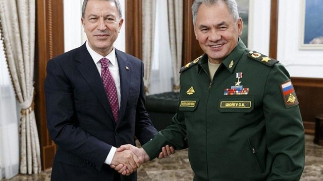 Bakan Akar, Rus mevkidaşı ile görüştü