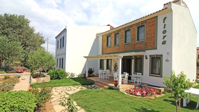 Bu yaz tatilin adresi Bozcaada Flora Otel olacak