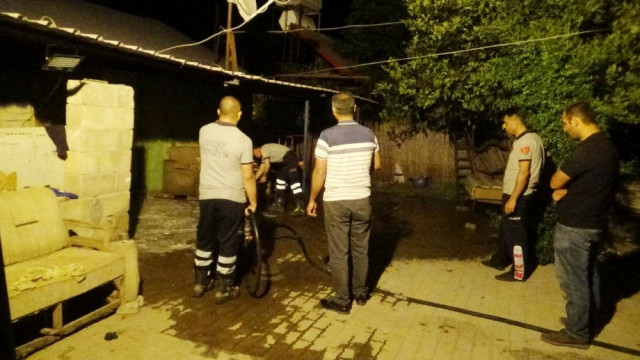 Fren yerine gaza basınca kızını ezdi