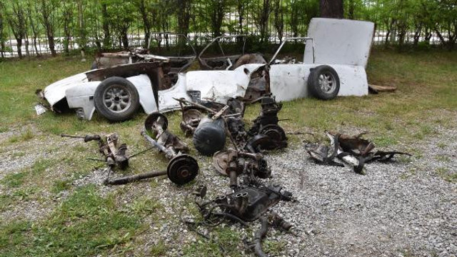 Çalınan otomobilini parçalara ayrılmış olarak buldu