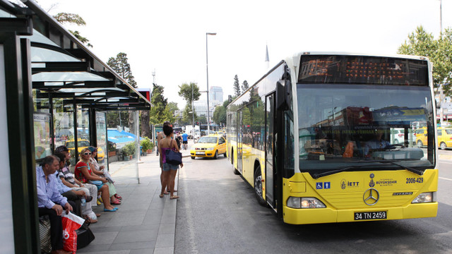 İstanbul'da bugün ve yarın ulaşım öğrencilere ücretsiz