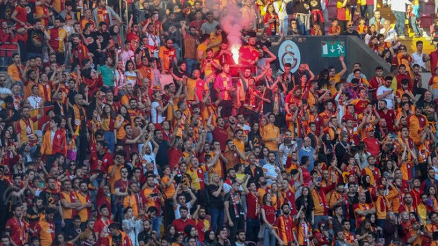 Galatasaray 22. şampiyonluğunu kutluyor