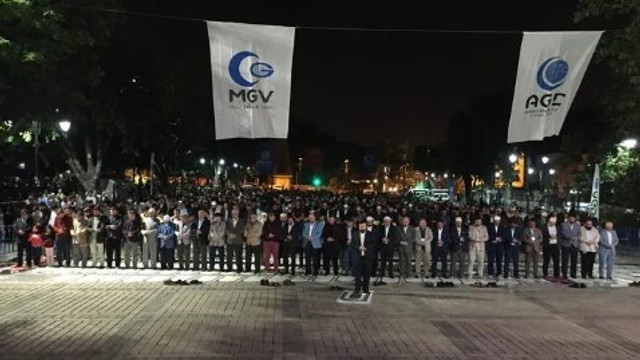 Ayasofya Meydanı'nda ''Fetih Namazı'' etkinliği