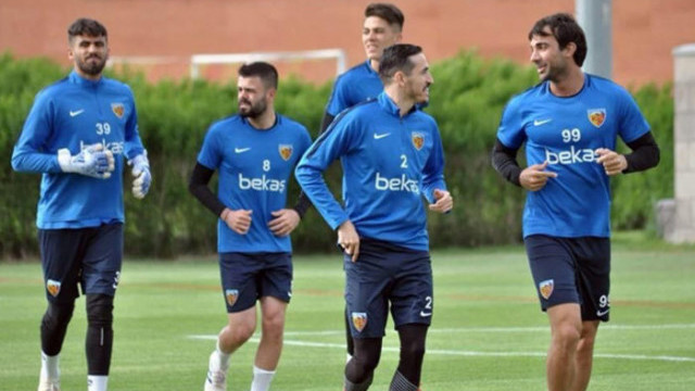 Kayserispor'da Şamil ve Sakıb oynamıyor