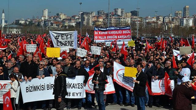 Emeklilikte Yaşa Takılan mağdurları Yenikapı'ya akın etti