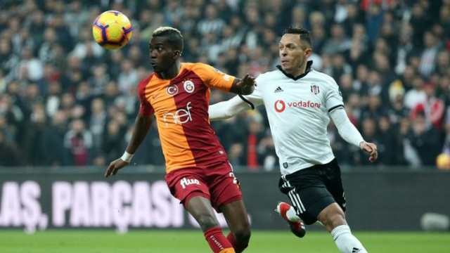 Fenerbahçe'nin Adriano ile transfer görüşmesi yaptığı iddia edildi
