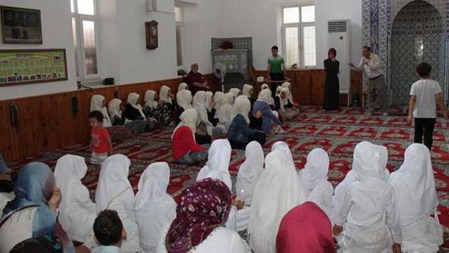 Diyanet'in Kuran kursları sınıfta kaldı