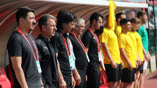 İstanbulspor Fırat Gül'ün sözleşmesini 1 yıl uzattı