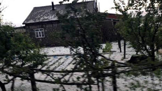 Meteoroloji bugün için saat vermişti... Ve başladı !