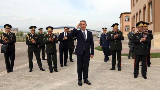 Bakan Akar'dan Azerbaycan'da ''birlik'' mesajı