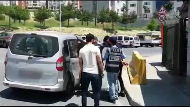 İstanbul'da AVM önünde uyuşturucu satışına polis operasyonu