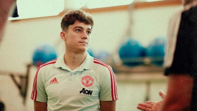 Manchester United Daniel James'i kadrosuna kattı