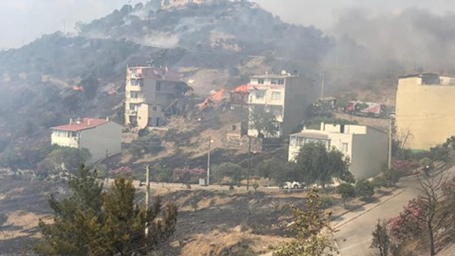 İzmir'de orman yangını ! Yangın 2 eve sıçradı